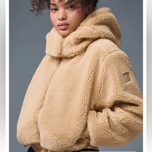 Alo Yoga Foxy Sherpa Jacket Camel S NWOT